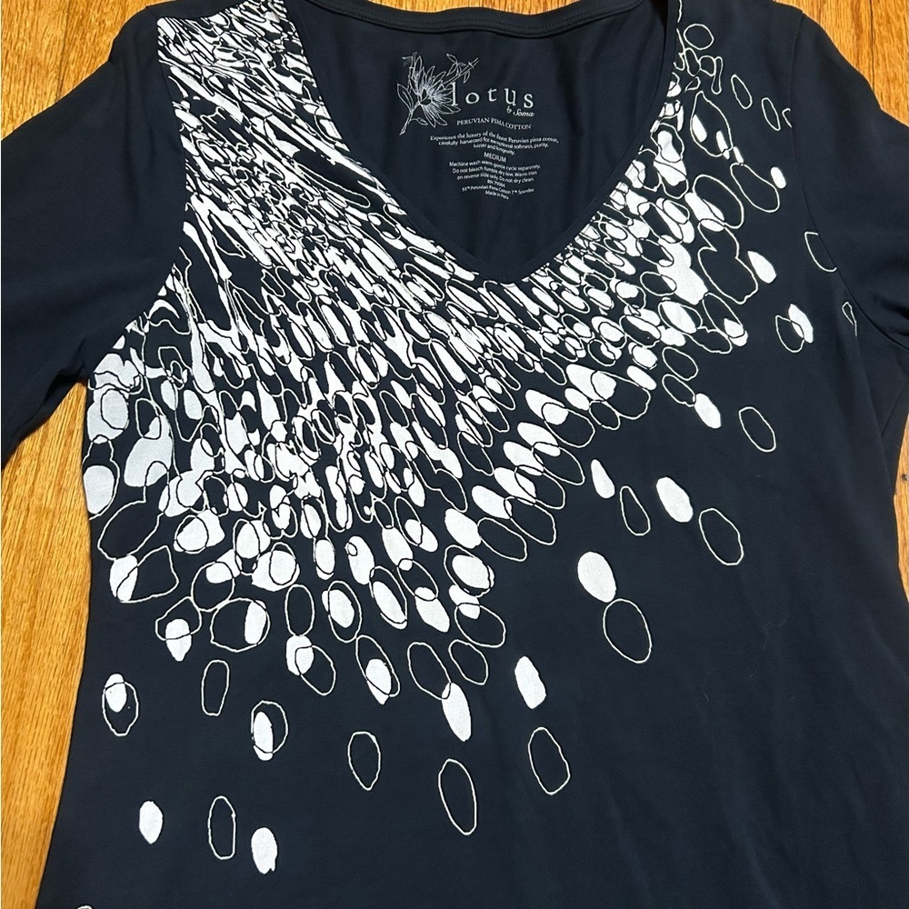 lotus By Soma Peruvian Pima Cotton V-neck Short Sleeve Woman’s Tee Medium - Picture 2 of 7